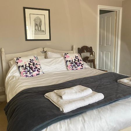 Hotel Orchard Paddocks Guildford Esterno foto